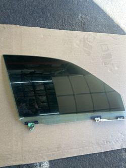 2001-2005 Lexus is300 Driver Side Window