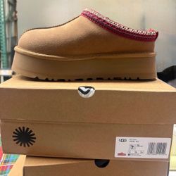 Ugg boots for women 90$ each brand new