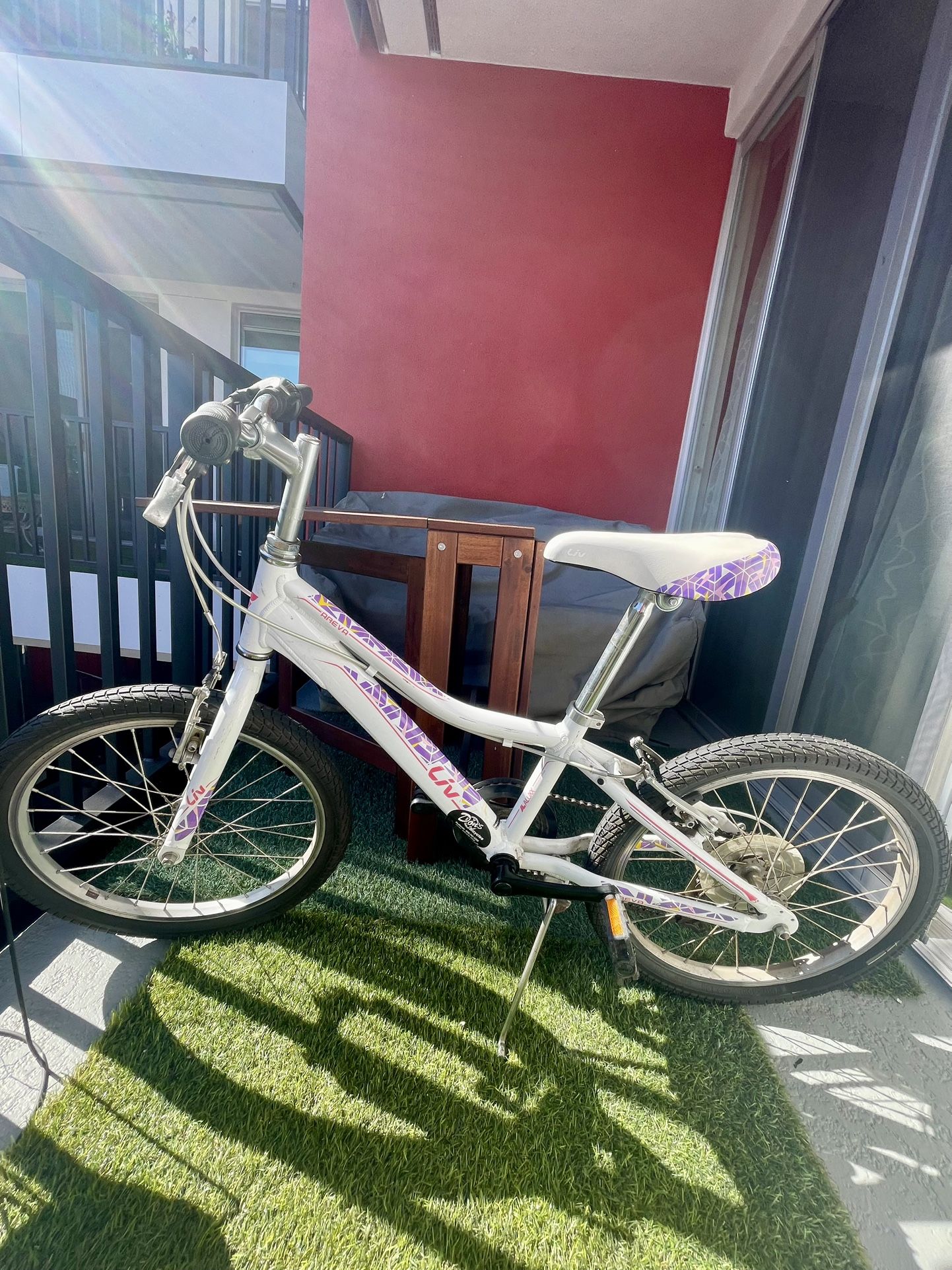 Liv Areva Lite Girl’s Bike