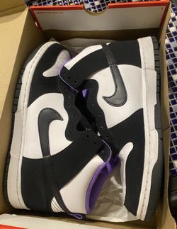Size 9.5 Nike Dunks - Needs New Laces 