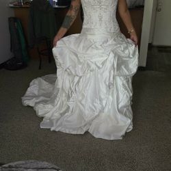 Wedding Dress With Long Vail 