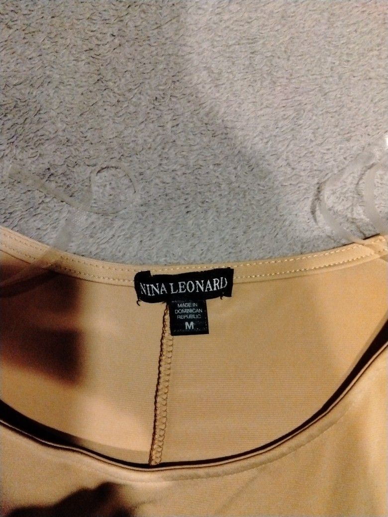 Niña Leoñard A Ladies Skirt Size Medium