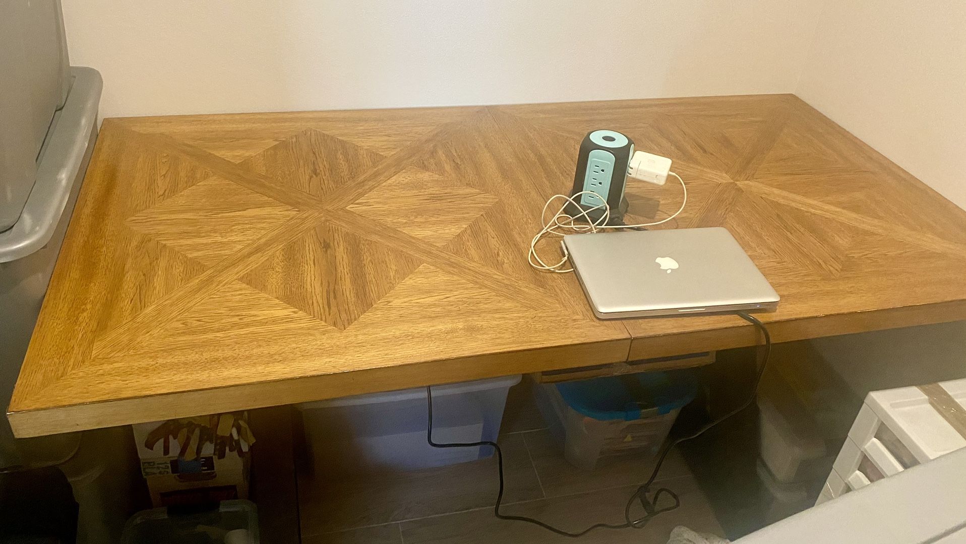 Pub Table With 4 Stools