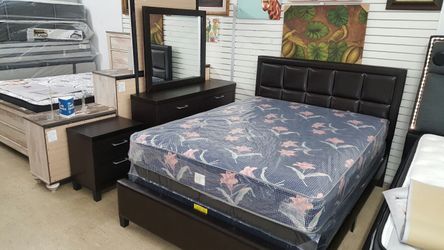 New 4 piece bedroom set - Available in Queen and King