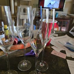 4 Flut Wine/champagne Glasses 