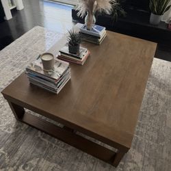 Kelly Clarkson Home, Large Coffee Table – Like New (1 Year Old)