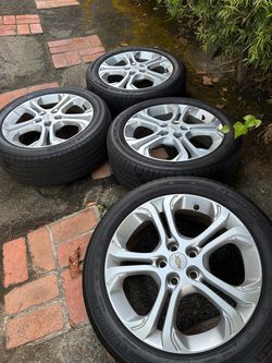 Chevy Bolt EV rims and oem tires