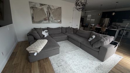 Large Gray Fabric Sectional Sofa with Chaise