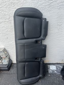 TESLA 2023 Model Y Rear Seat