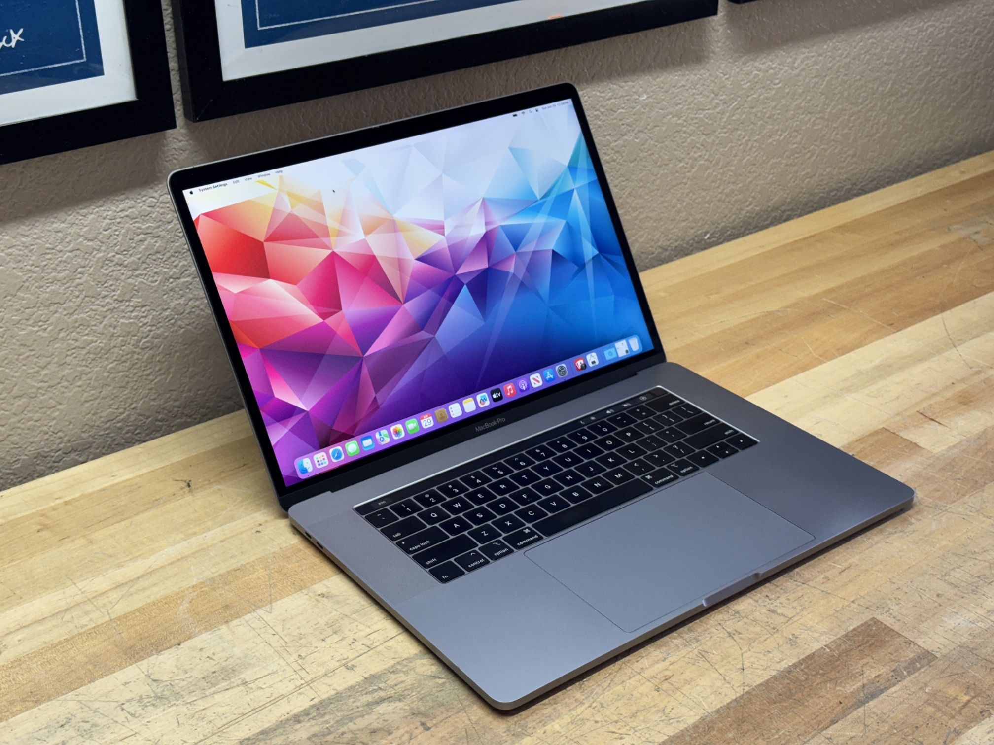 2018 15” MacBook Pro - 2.2 GHz i7 - 16GB - 256GB SSD