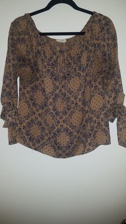 WOMEN'S M/L 3/4 PRINTED BLOUSE!