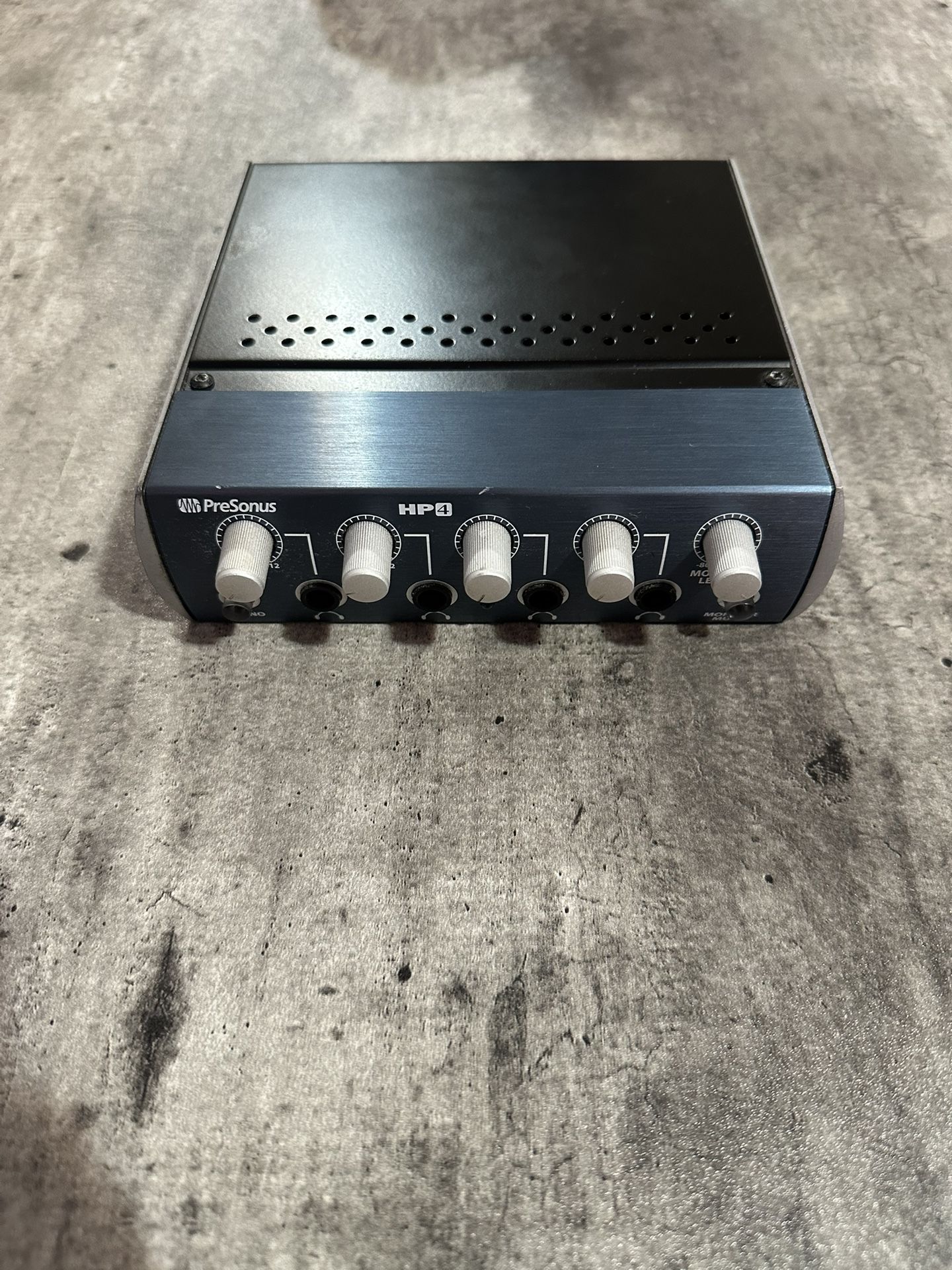 Personus hp4 headphone amplifier