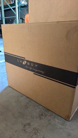 BROWN laZyboy BAYLOR CHAIR