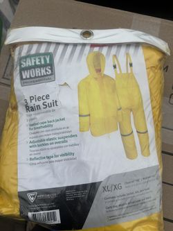 XL nEW Three Piece Rain Suit