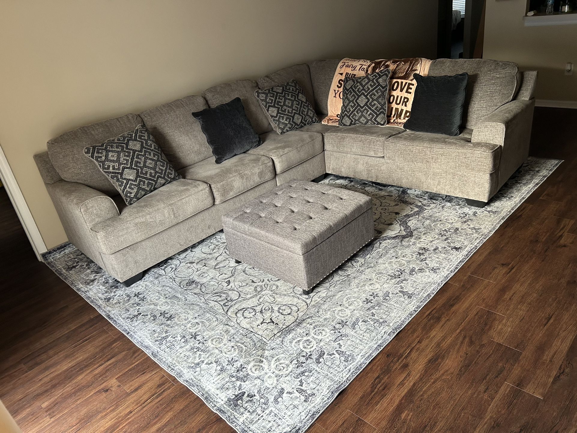 Sectional Sofa With Detachable Love Seat