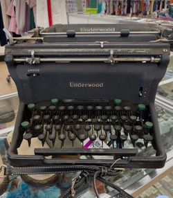 Vintage underwood typewriter