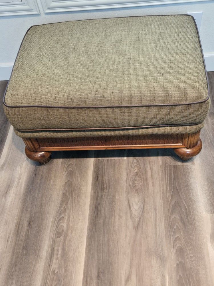 QUALITY wood --base OTTOMAN 