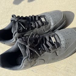 Nike Air Force 1 Black Size 9.5