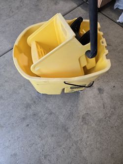 Rubbermaid WaveBrake Bucket/Wringer