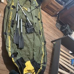 Hydroforce Inflatable boat With 2 Paddle Oars