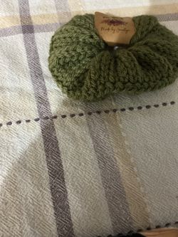 Green wristband / hair tie