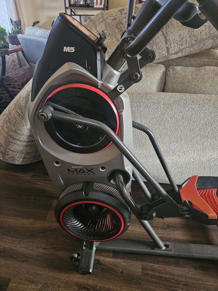 Bowflex Elliptical Max Trainer M5 - Gently Used
