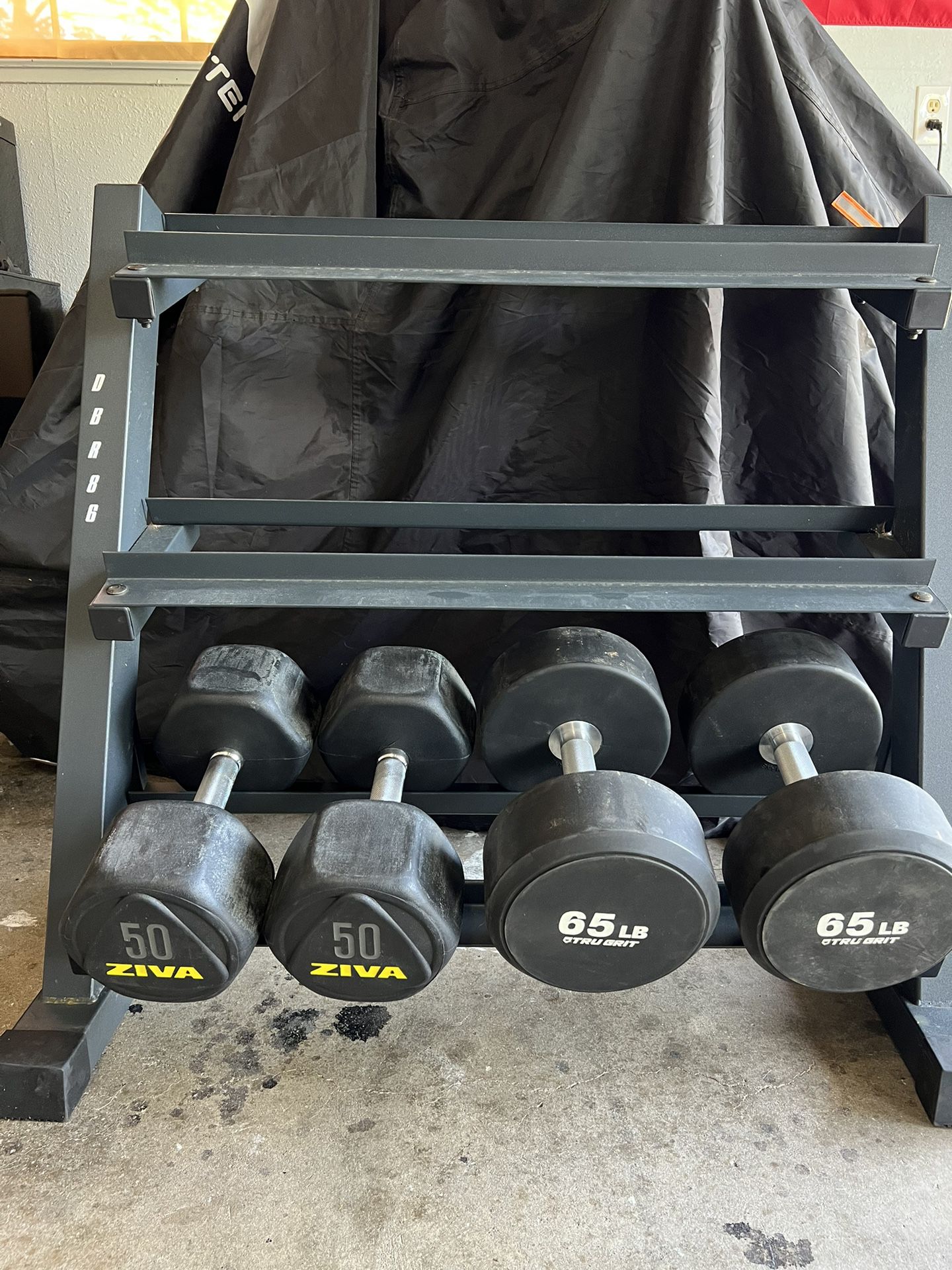 Dumbbell weights and rack