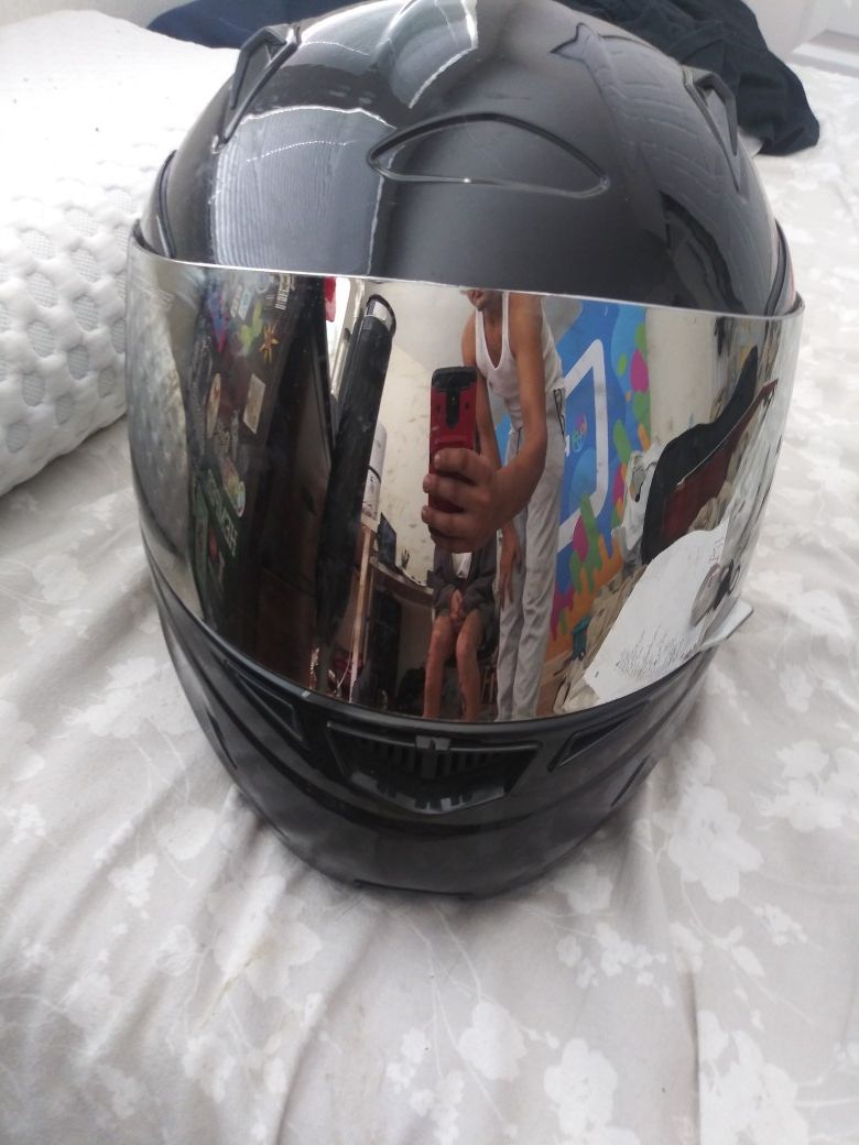 Motorcycle helmet