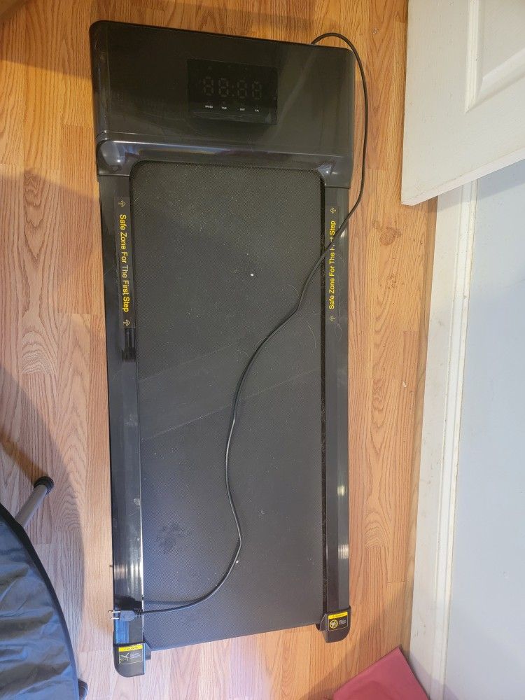 Treadmill w/ Remote