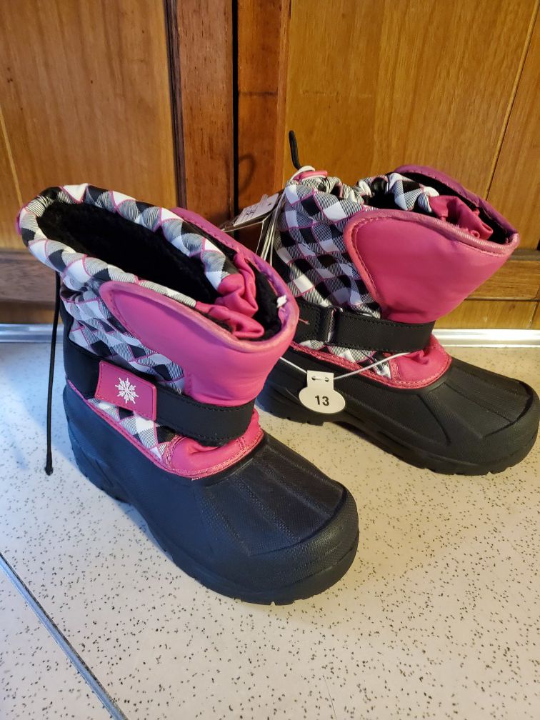 Little girls brand new snow boots size 13 kids