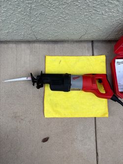 Milwaukee Heavy-Duty Sawzall – LIKE NEW – SUPER POWERFUL – $150