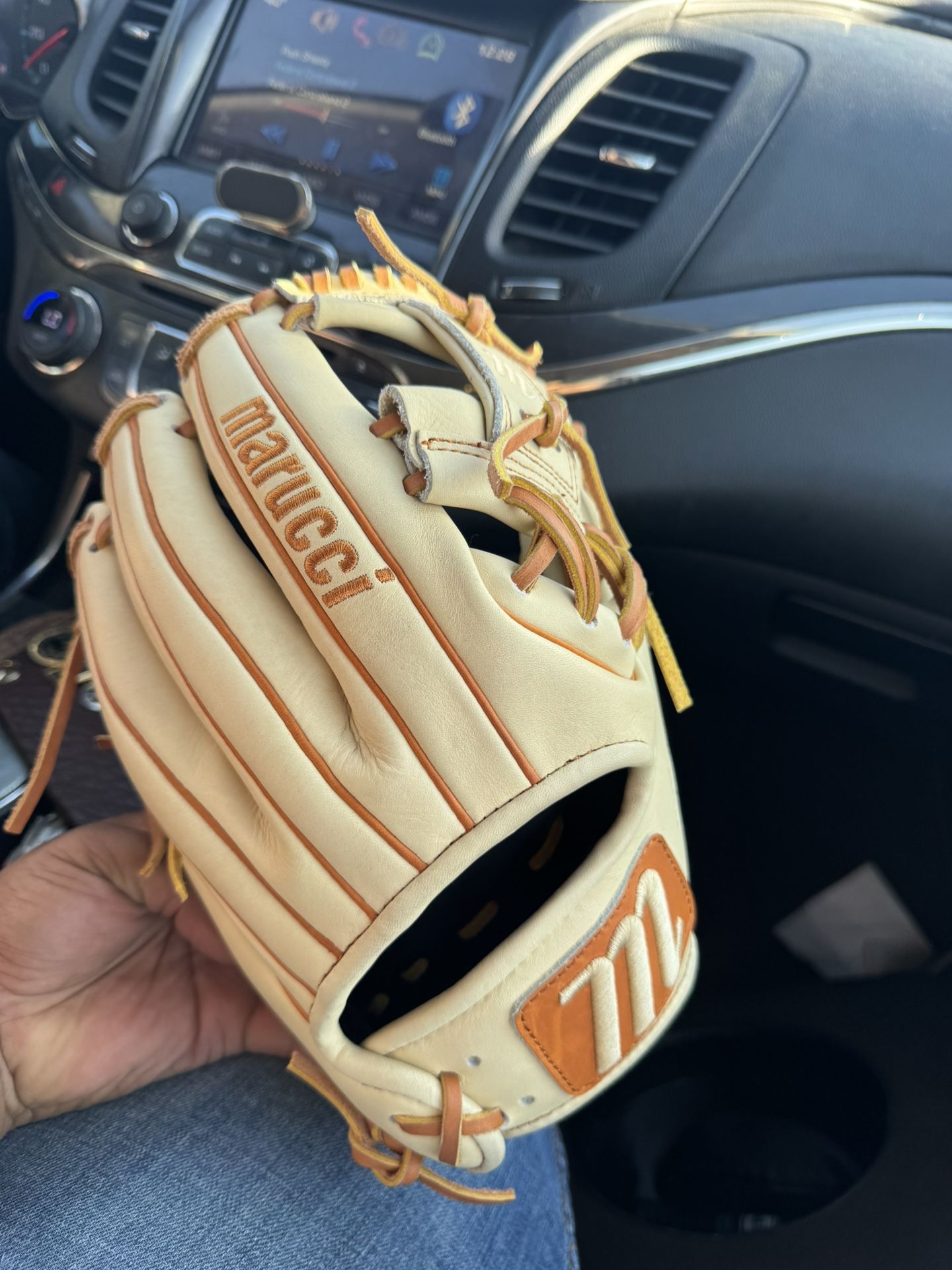 MARRUCCI BASEBALL GLOVE