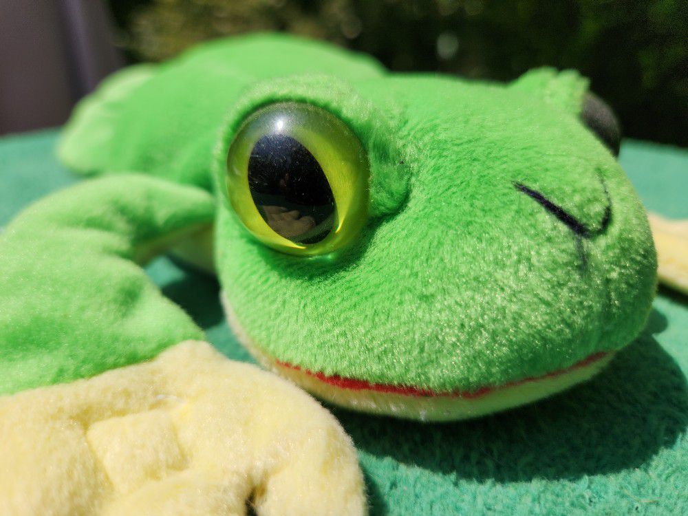 Little Brownie Bakers Plush Stuffed Animal Beanbag Green YellowFrog Toy