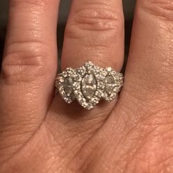 Diamond/engagement Ring