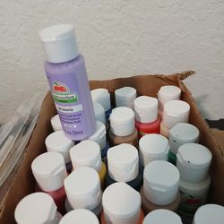 Paint and brushes for Canvas,wall Paint