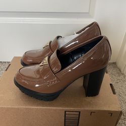 BRAND NEW GUESS Heels
