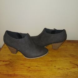 Really Cute Ladies Size 7.5 Dr Schols Boots