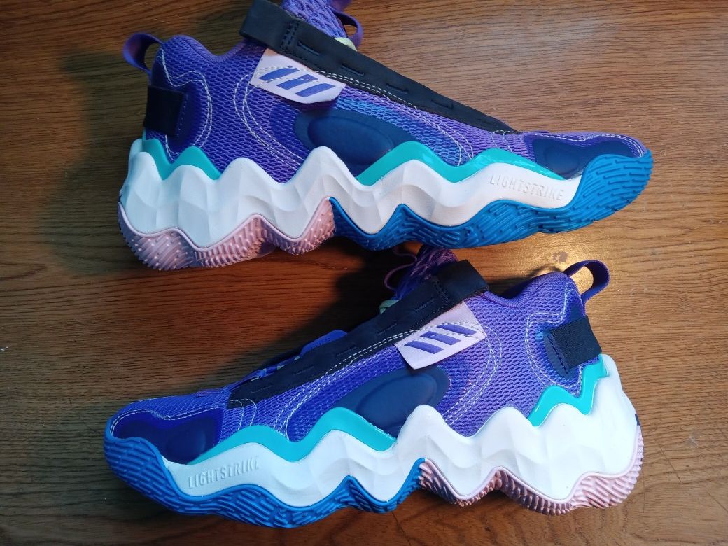 Adidas Men's Shoes Sz 10 Brand New