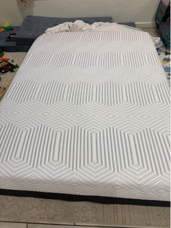 QUEEN Mattress