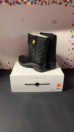 Women’s Tommy Hilfiger Rainboots   Size 9 NEW
