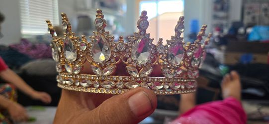 Gold back crown with clearer crystal