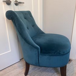 2 Beautiful Velvet Turquoise Chairs