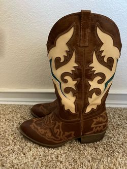 Women’s Cowboy boots Sz 8