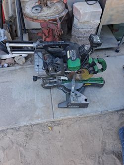 Hitachi 12 Compound Miter Saw