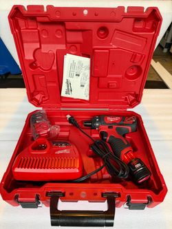 Milwaukee  M12 3/8 Hammer Drill/Driver and 1/4 Driver