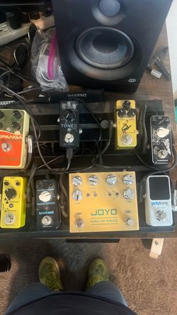 Guitar pedals