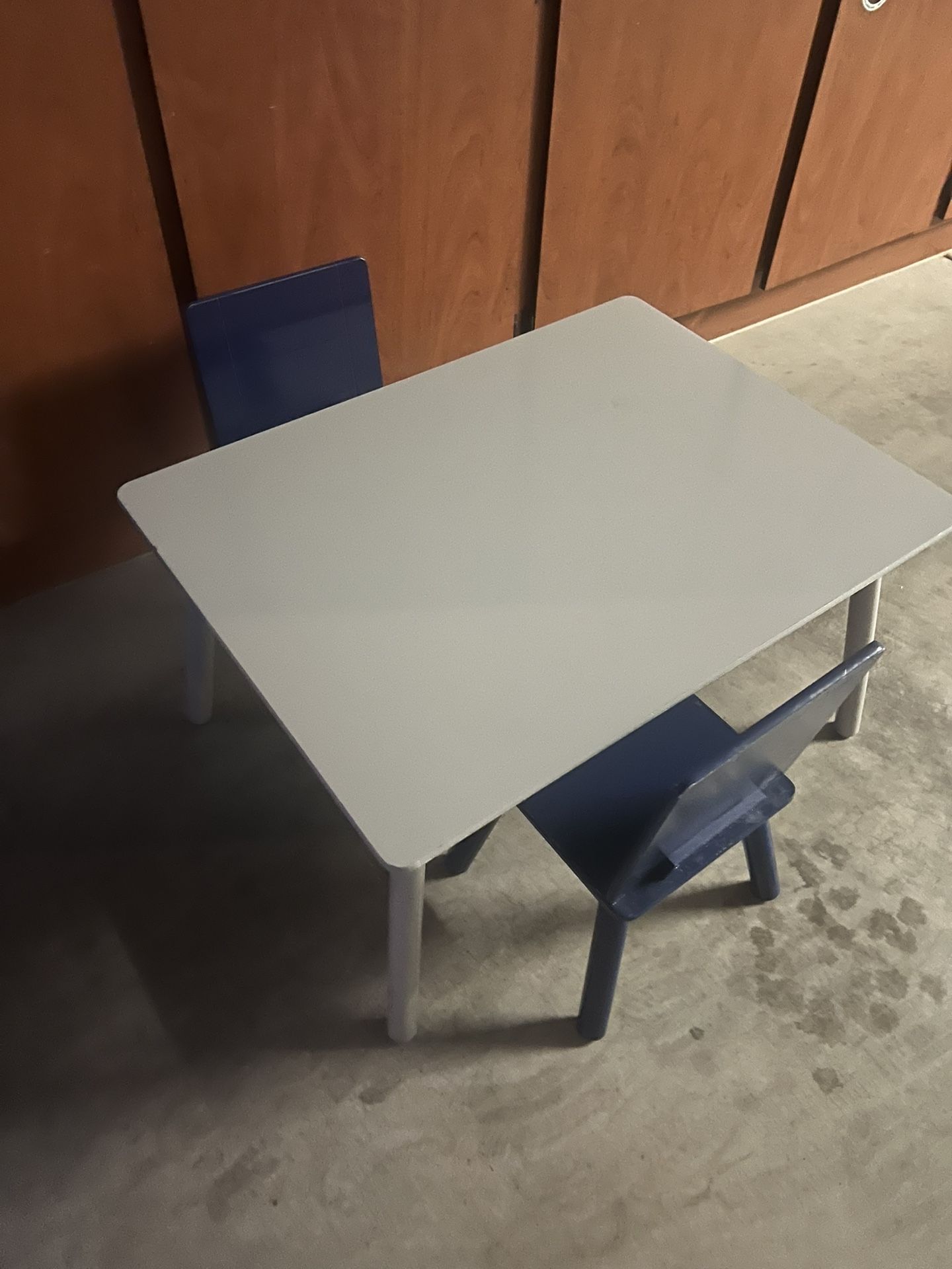 Kid Table With 2 Chairs