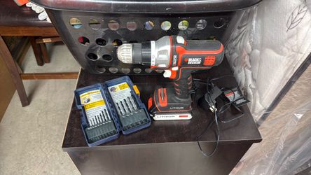 Black n decker battery drill and bits