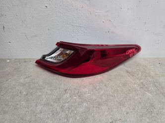 Right tail light toyota camry 2025 2026