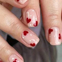 24-pcs. Short Hearts Press-On Nails
